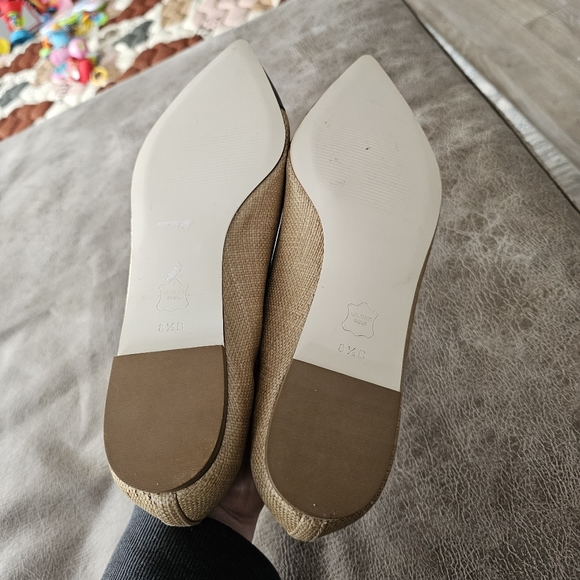 Talbots Pointed Toe Flats. - Picture 5 of 6